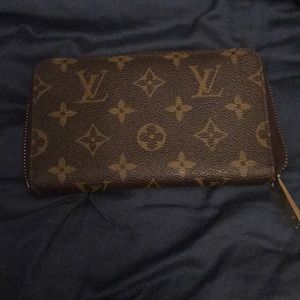Louie Vuitton wallet